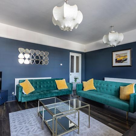 Boutique Family Apartment In Celebrity Village. Barnt Green Eksteriør billede