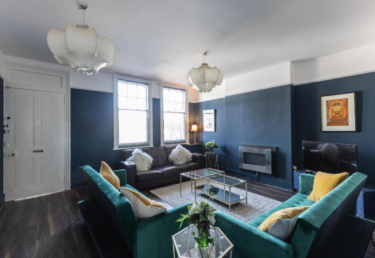 Boutique Family Apartment In Celebrity Village. Barnt Green Eksteriør billede